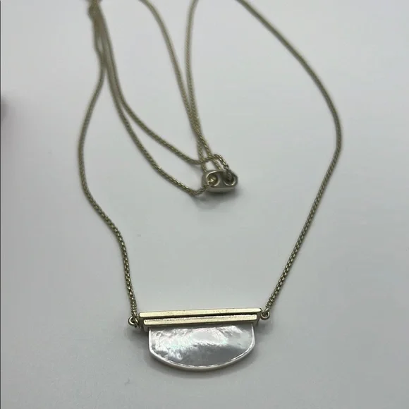 adjustable Kendra Scott Gold with mother of pearl Bar Pendant Necklace - Picture 6 of 8